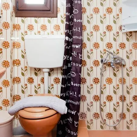 Lively Summer Apt In Polichrono, 40m From * Polikhronon