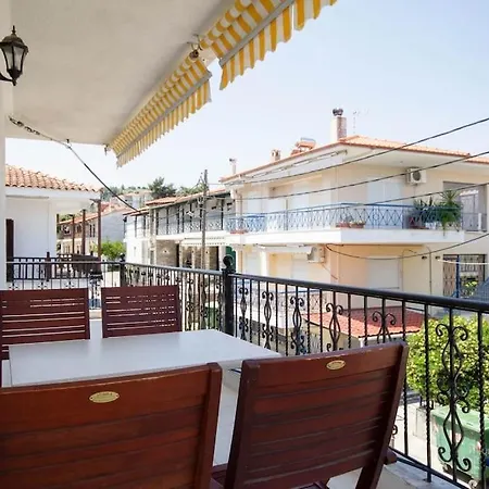 Lively Summer Apt In Polichrono, 40m From Lägenhet Polikhronon